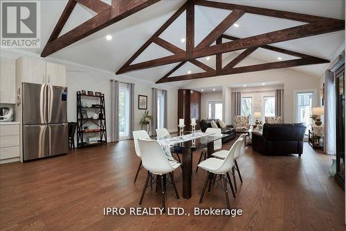 1574 15Th Side Road, New Tecumseth (Tottenham), ON - Indoor Photo Showing Dining Room