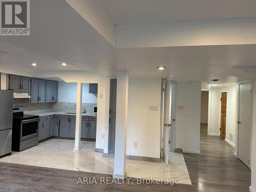 B - 66 Sedgewick Circle, Brampton, ON - Indoor Photo Showing Kitchen