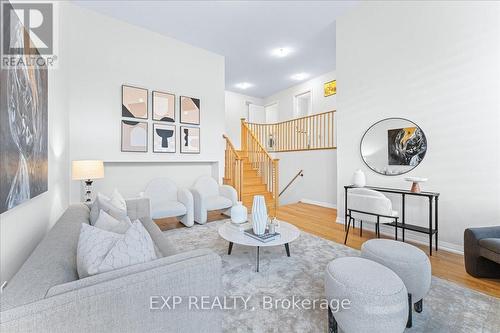 928 Sobeski Avenue, Woodstock, ON - Indoor Photo Showing Living Room