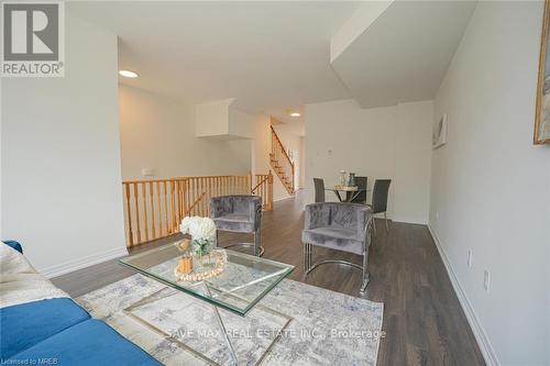 46 - 150 Glendale Avenue, St. Catharines, ON - Indoor Photo Showing Living Room