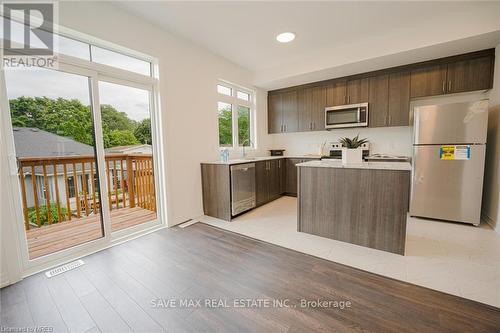 46 - 150 Glendale Avenue, St. Catharines, ON - Indoor Photo Showing Kitchen