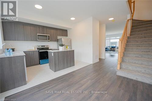 46 - 150 Glendale Avenue, St. Catharines, ON - Indoor Photo Showing Kitchen