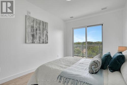 912 - 15 Glebe Street, Cambridge, ON - Indoor Photo Showing Bedroom