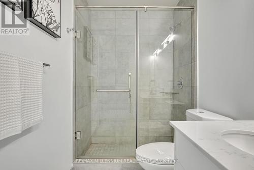 912 - 15 Glebe Street, Cambridge, ON - Indoor Photo Showing Bathroom