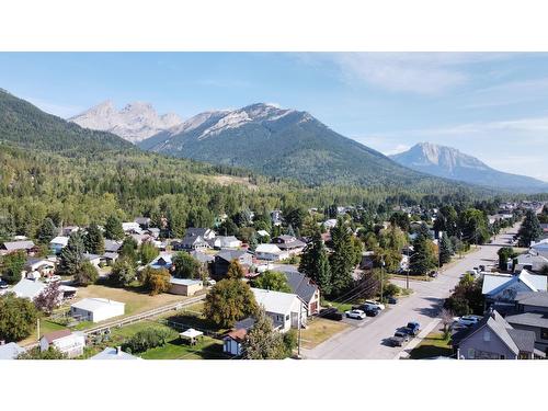 841 9Th Avenue, Fernie, BC - Outdoor With View