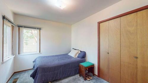 841 9Th Avenue, Fernie, BC - Indoor Photo Showing Bedroom