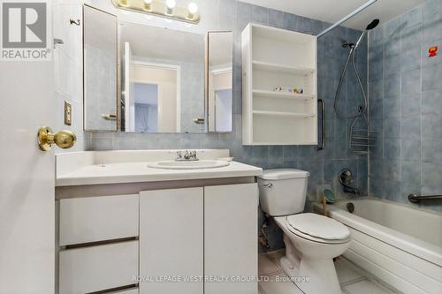 616 - 2825 Islington Avenue, Toronto (Humber Summit), ON - Indoor Photo Showing Bathroom