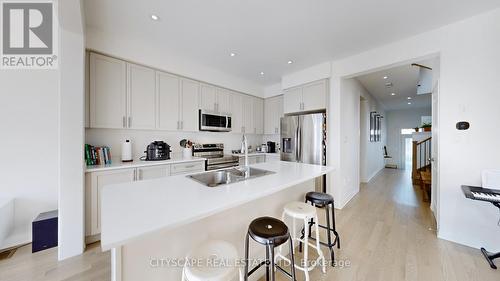 42 Clipper Lane, Clarington, ON - Indoor Photo Showing Kitchen With Double Sink With Upgraded Kitchen