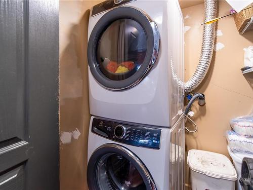 208-655 Goldstream Ave, Langford, BC - Indoor Photo Showing Laundry Room