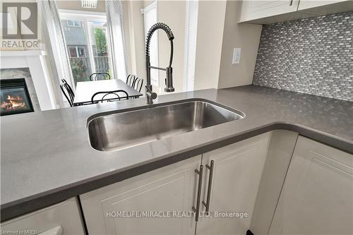 59 - 515 Winston Road, Grimsby, ON - Indoor Photo Showing Kitchen