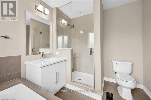 59 - 515 Winston Road, Grimsby, ON - Indoor Photo Showing Bathroom