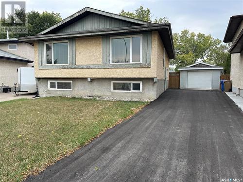 6922 Dalgliesh Drive, Regina, SK - Outdoor