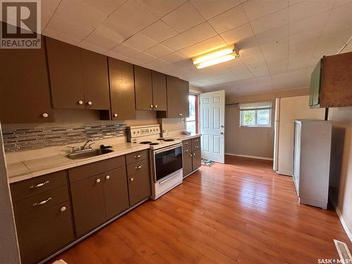 1641 102Nd Street, North Battleford, SK - Indoor Photo Showing Kitchen