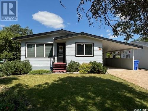 215 Fifth Avenue W, Canora, SK - Outdoor