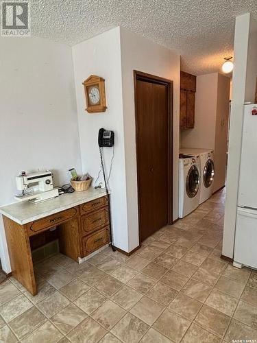 215 Fifth Avenue W, Canora, SK - Indoor Photo Showing Laundry Room