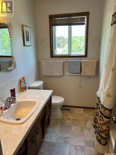 215 Fifth Avenue W, Canora, SK - Indoor Photo Showing Bathroom