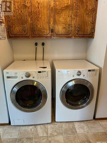 215 Fifth Avenue W, Canora, SK - Indoor Photo Showing Laundry Room