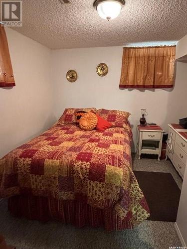 215 Fifth Avenue W, Canora, SK - Indoor Photo Showing Bedroom