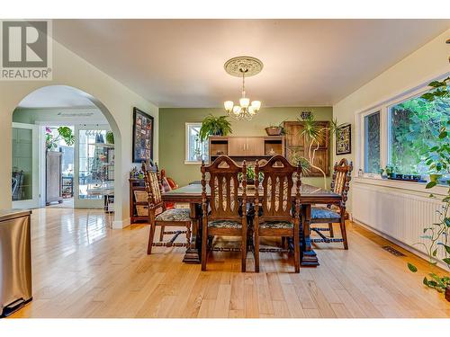 4425 Chase-Falkland Road, Falkland, BC - Indoor Photo Showing Dining Room