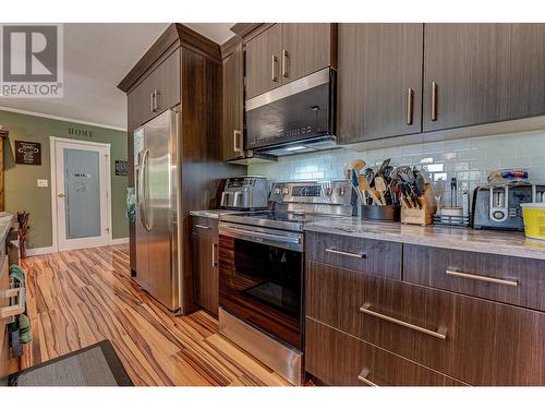 4425 Chase-Falkland Road, Falkland, BC - Indoor Photo Showing Kitchen