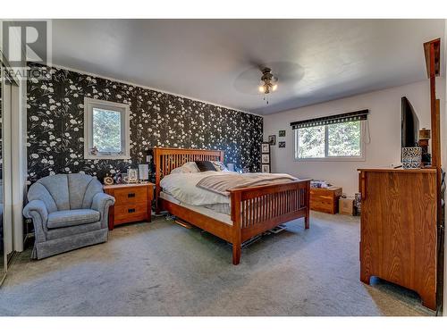 4425 Chase-Falkland Road, Falkland, BC - Indoor Photo Showing Bedroom