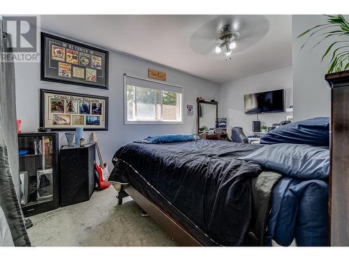 4425 Chase-Falkland Road, Falkland, BC - Indoor Photo Showing Bedroom