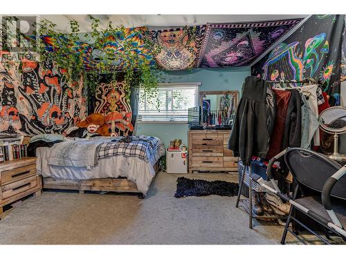 4425 Chase-Falkland Road, Falkland, BC - Indoor Photo Showing Bedroom