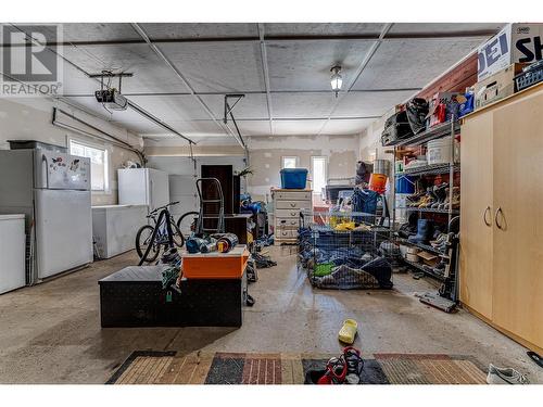 4425 Chase-Falkland Road, Falkland, BC - Indoor Photo Showing Garage