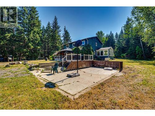 4425 Chase-Falkland Road, Falkland, BC - Outdoor