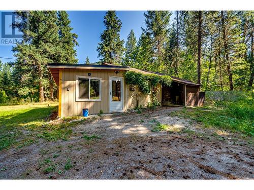 4425 Chase-Falkland Road, Falkland, BC - Outdoor