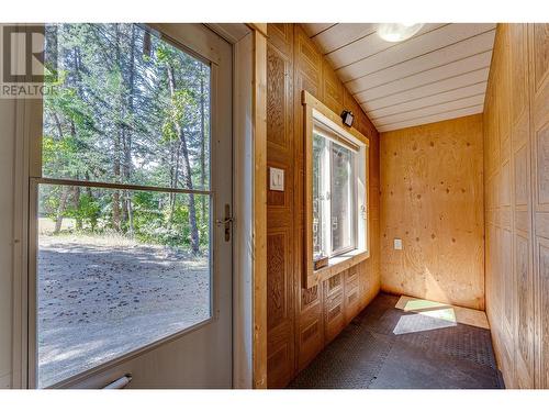 4425 Chase-Falkland Road, Falkland, BC - Indoor Photo Showing Other Room