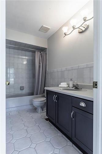 1475 Upper Gage Avenue|Unit #9, Hamilton, ON - Indoor Photo Showing Bathroom