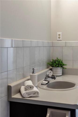 1475 Upper Gage Avenue|Unit #9, Hamilton, ON - Indoor Photo Showing Bathroom