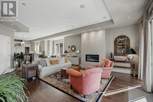 2410 Abbott Street Unit# 4, Kelowna, BC - Indoor Photo Showing Living Room With Fireplace