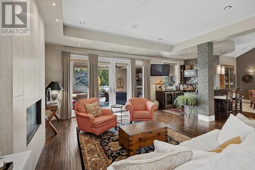 2410 Abbott Street Unit# 4, Kelowna, BC - Indoor Photo Showing Living Room