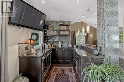 2410 Abbott Street Unit# 4, Kelowna, BC - Indoor Photo Showing Kitchen