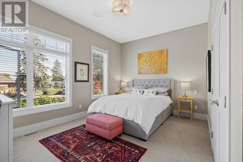 2410 Abbott Street Unit# 4, Kelowna, BC - Indoor Photo Showing Bedroom