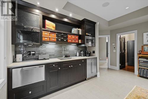 2410 Abbott Street Unit# 4, Kelowna, BC - Indoor Photo Showing Kitchen