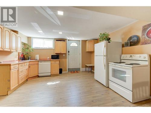 2414 Quince Road, West Kelowna, BC - Indoor Photo Showing Kitchen