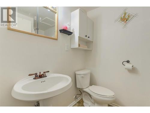 2414 Quince Road, West Kelowna, BC - Indoor Photo Showing Bathroom