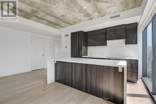 2004 - 60 Colborne Street, Toronto (Church-Yonge Corridor), ON - Indoor Photo Showing Kitchen