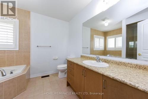 30 Lloyd Crescent, Brampton (Northwest Brampton), ON - Indoor Photo Showing Bathroom