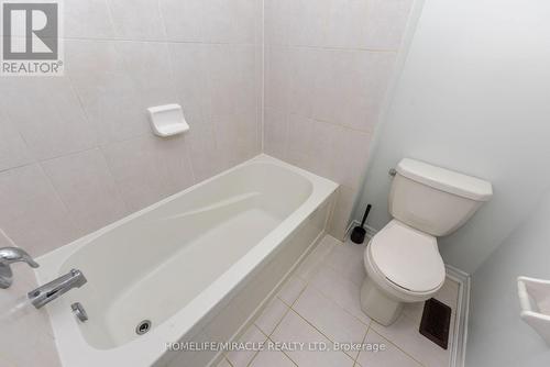 30 Lloyd Crescent, Brampton (Northwest Brampton), ON - Indoor Photo Showing Bathroom