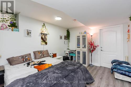 30 Lloyd Crescent, Brampton (Northwest Brampton), ON - Indoor Photo Showing Bedroom