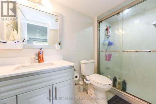 30 Lloyd Crescent, Brampton (Northwest Brampton), ON - Indoor Photo Showing Bathroom