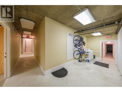 4169-4175 Fraser Street, Vancouver, BC - Indoor Photo Showing Garage