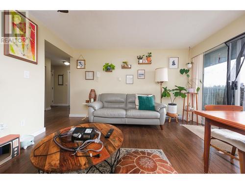 4169-4175 Fraser Street, Vancouver, BC - Indoor Photo Showing Living Room