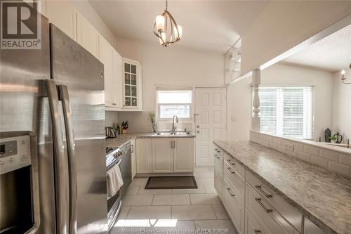 3681 Roxborough Boulevard, Windsor, ON - Indoor Photo Showing Kitchen With Double Sink