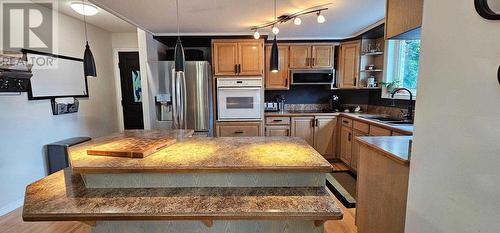 1033 Black Rd, Sault Ste. Marie, ON - Indoor Photo Showing Kitchen With Double Sink