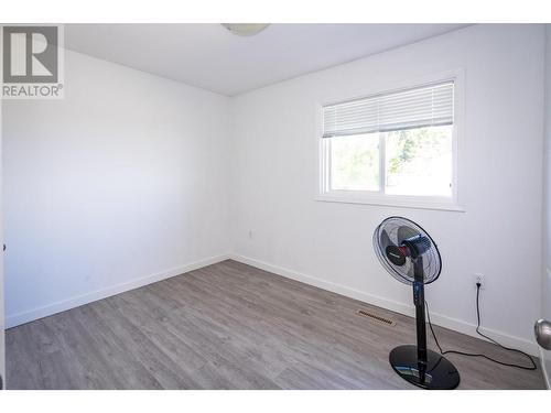 2250 6Th  Avenue, Castlegar, BC - Indoor Photo Showing Other Room